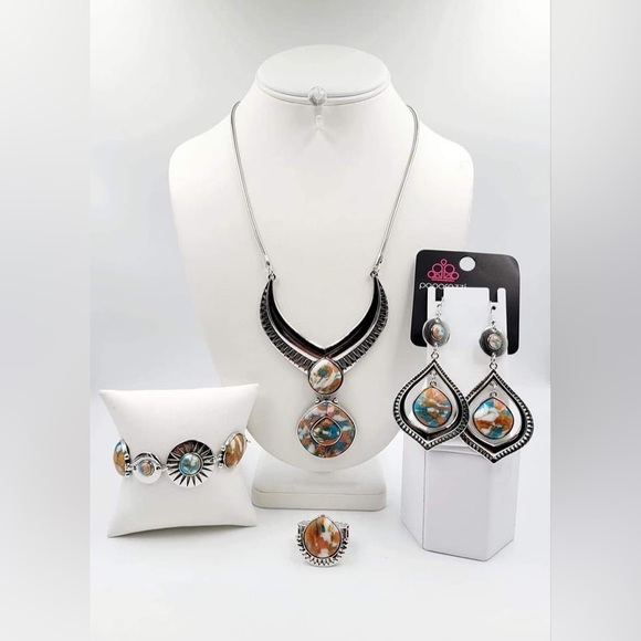 Simply Santa Fe - Picture 7 of 7